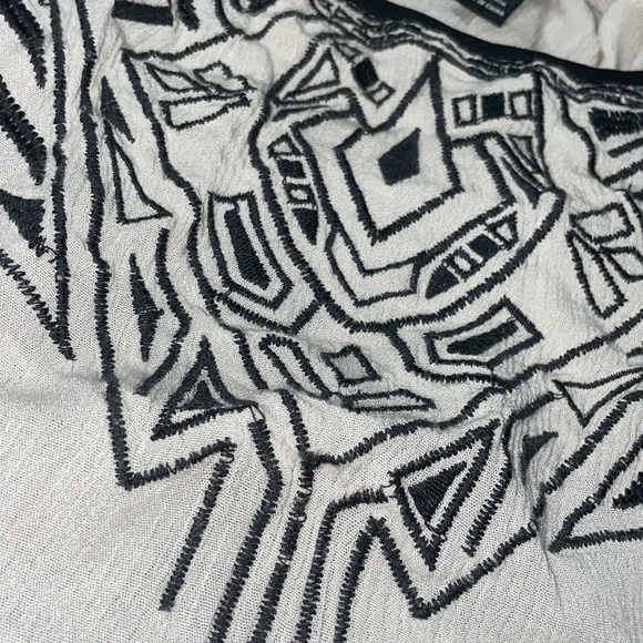 Light Crop Top - Picture 3 of 4